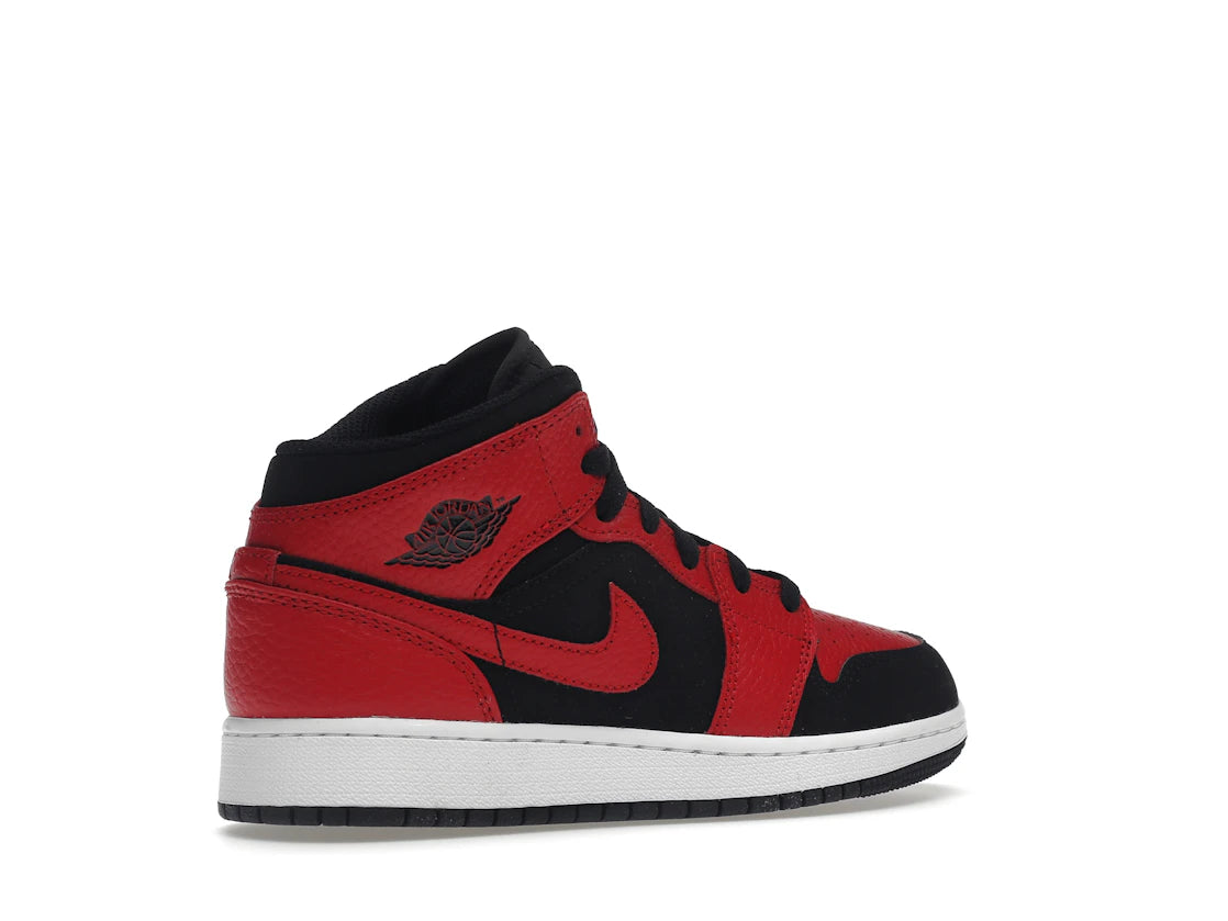 Air Jordan 1 Mid Reverse Bred