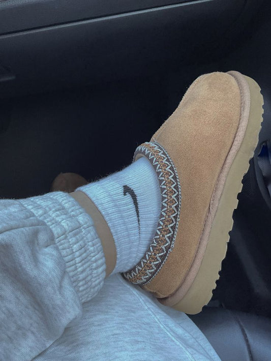Czy buty UGG przemakają? Wodoodporność, materiały i pielęgnacja