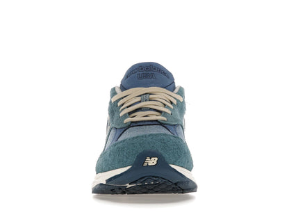 New Balance 990v3 MiUSA Levi's Denim
