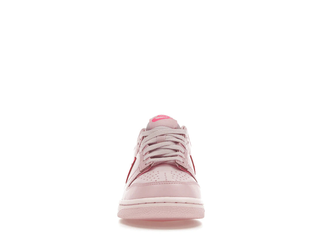 Nike Dunk Low Triple Pink