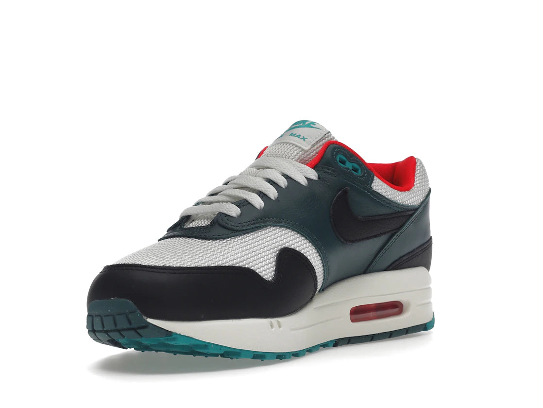 Nike Air Max 1 LeBron James Liverpool F.C.