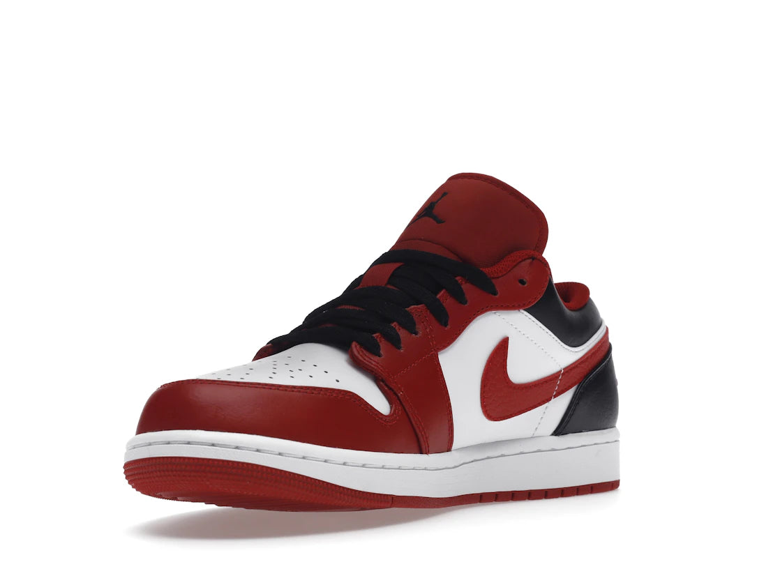 Jordan 1 Low Bulls