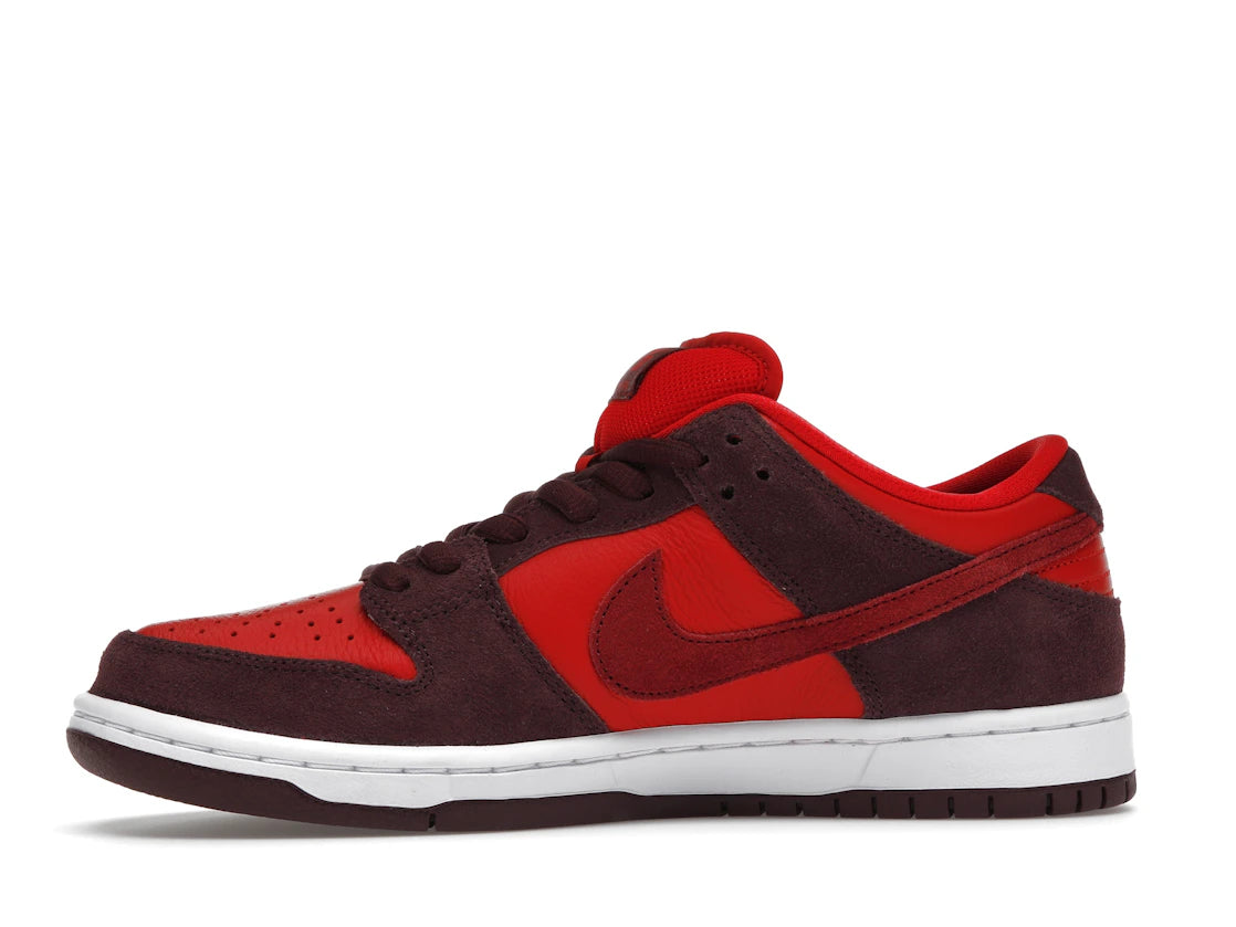 Nike SB Dunk Low Cherry