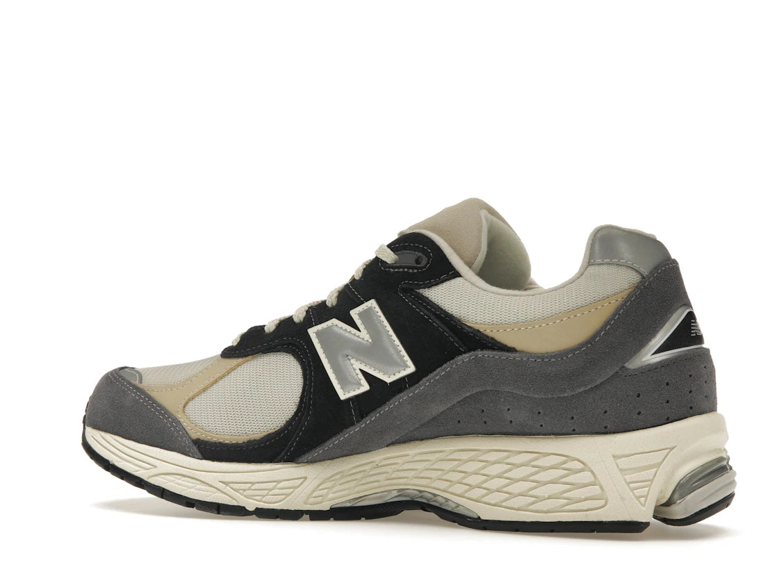 New Balance 2002R Magnet Sandstone