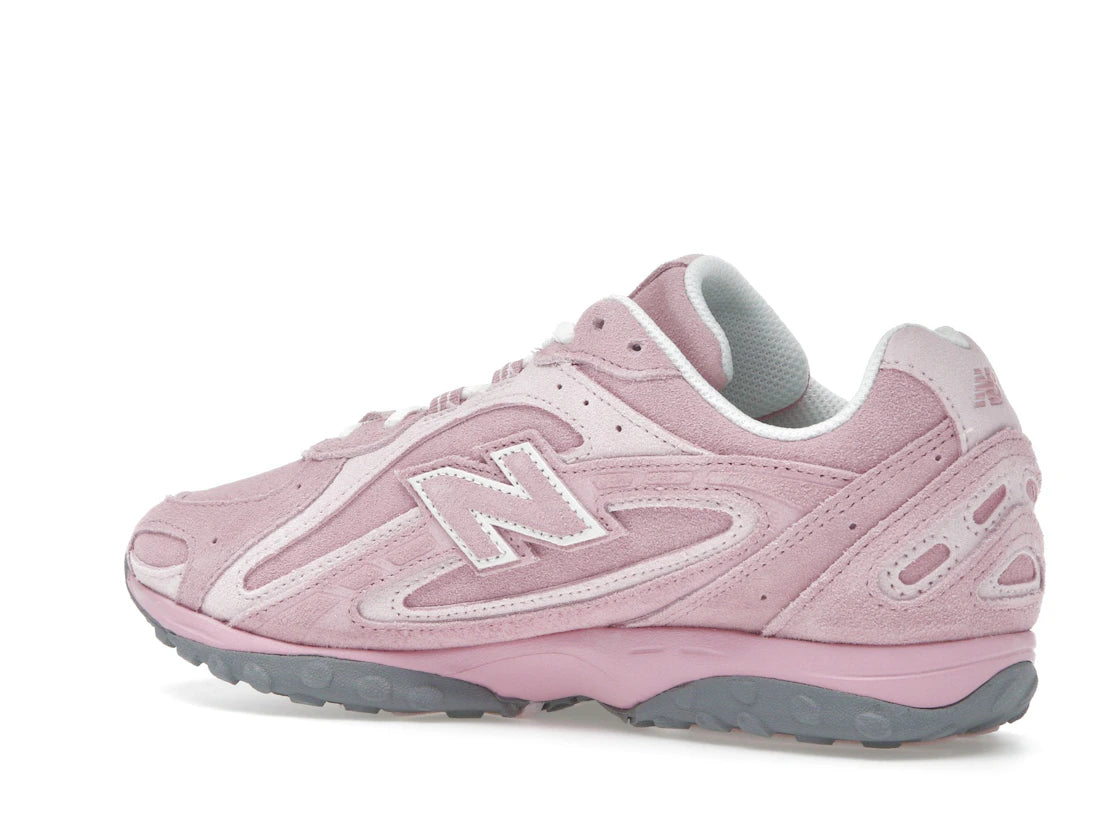 New Balance 204L Pastel Pink