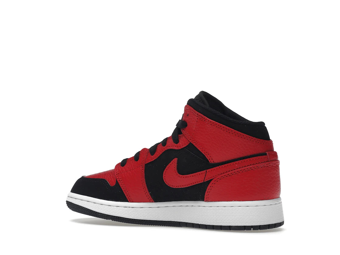 Air Jordan 1 Mid Reverse Bred