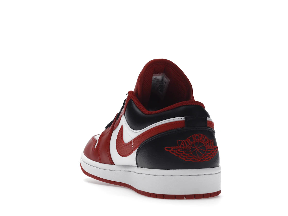 Jordan 1 Low Bulls