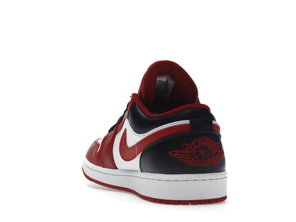 Jordan 1 Low Bulls