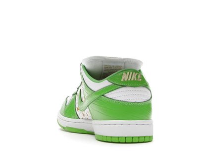 Nike SB Dunk Low Supreme Stars Mean Green (2021)