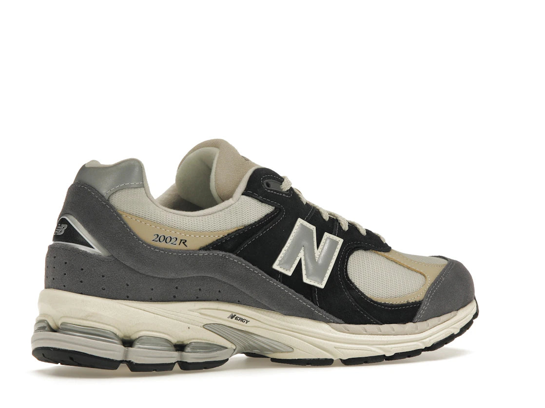 New Balance 2002R Magnet Sandstone