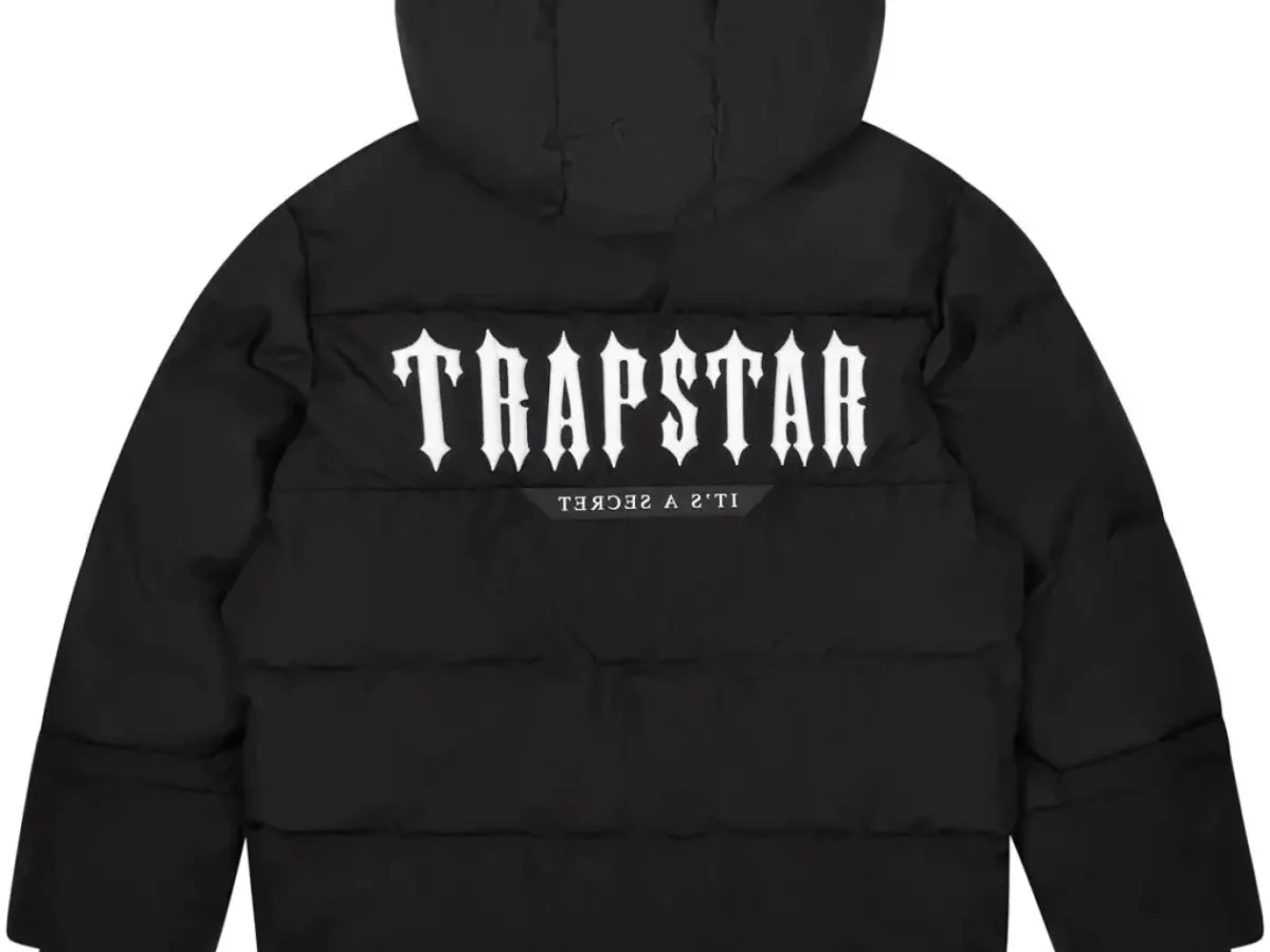 TRAPSTAR フード付きパーカー Sサイズ ブラック トラップスター x セントラルシー パーカー – スタイルと快適さ