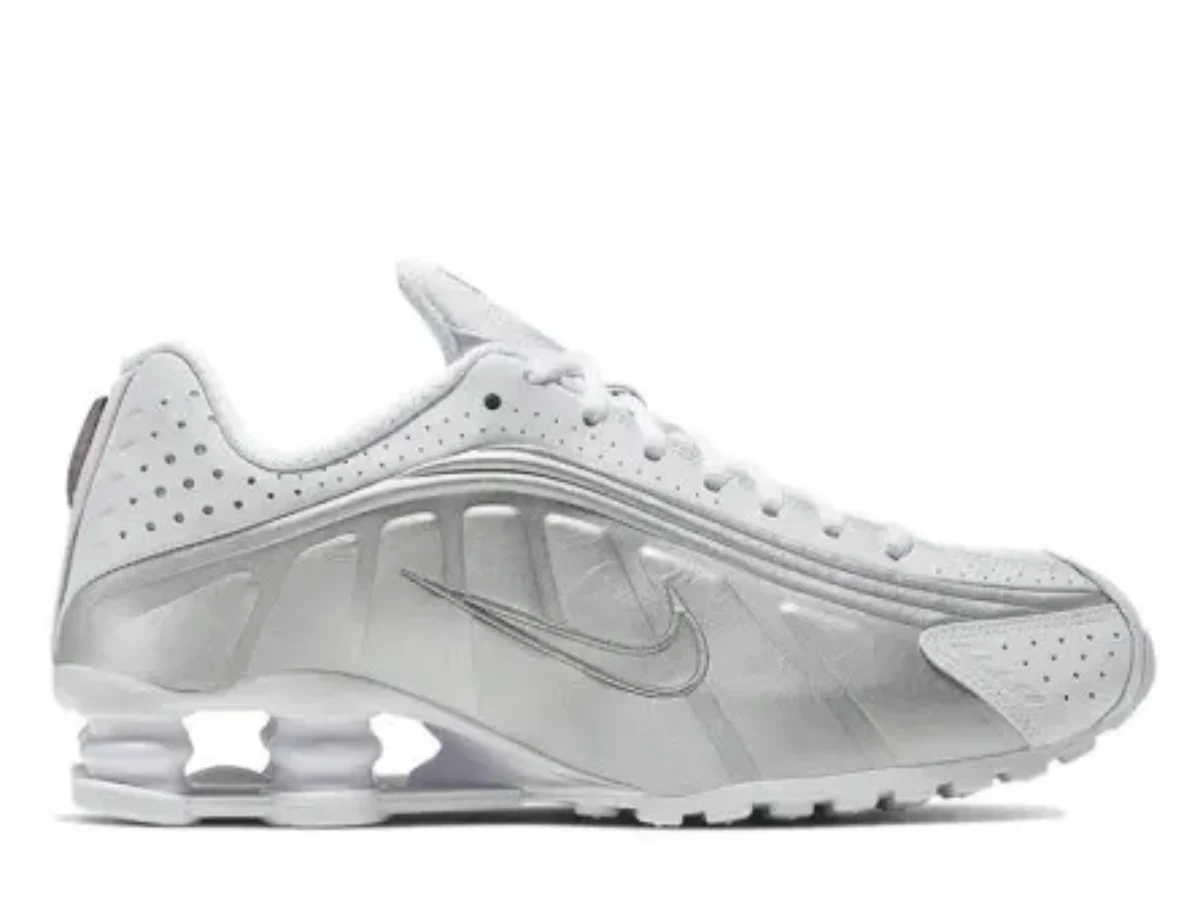 Nike Shox R4 ホワイトメタリックシルバー (2019/2024) - sneakerman.store 